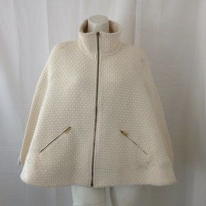 Etienne Aigner Vintage Off White Wool Blend Cape 8